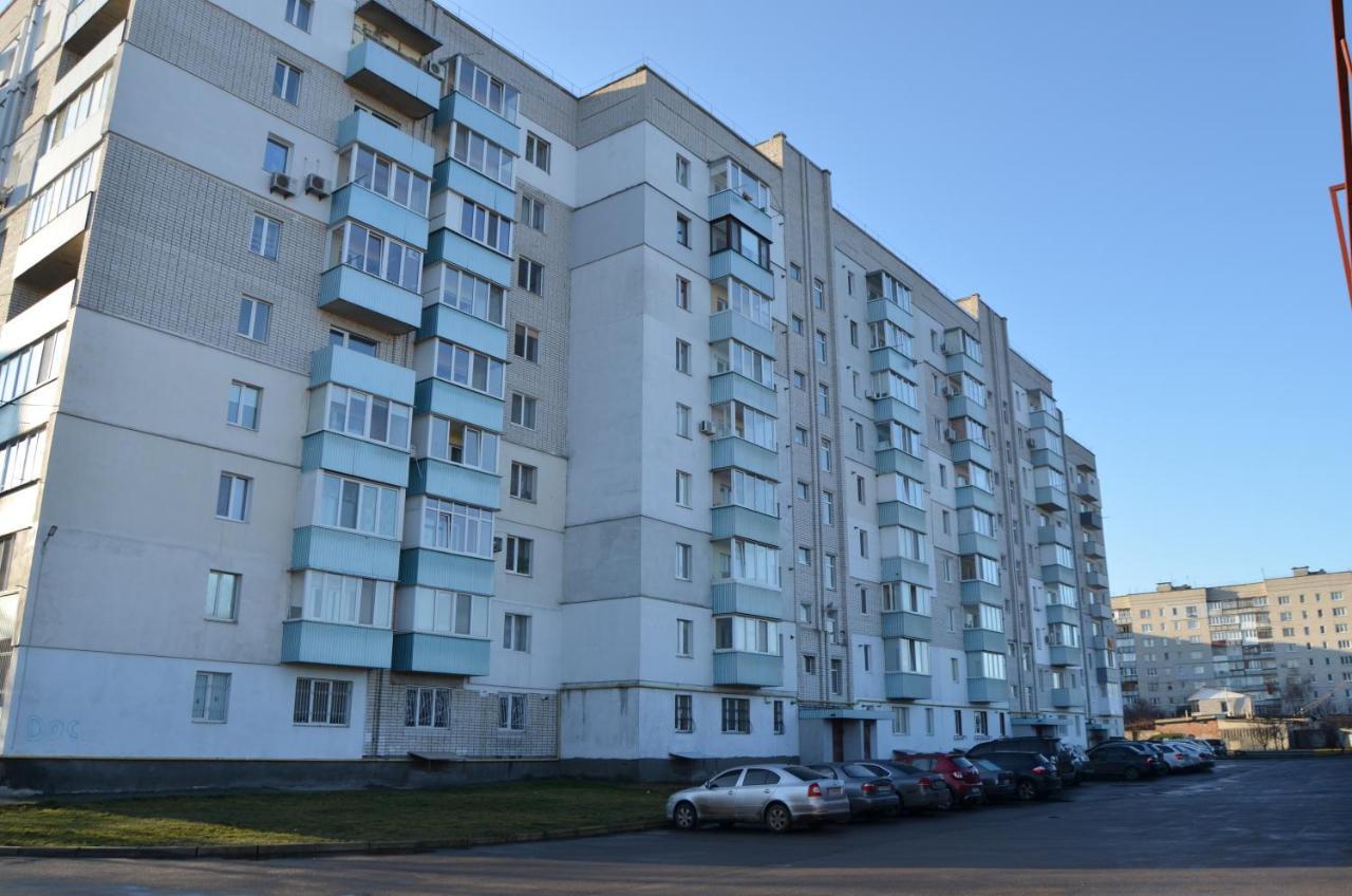 Семейные Апартаменты В Новом Районе У Софиевского Парка Umanʼ Esterno foto
